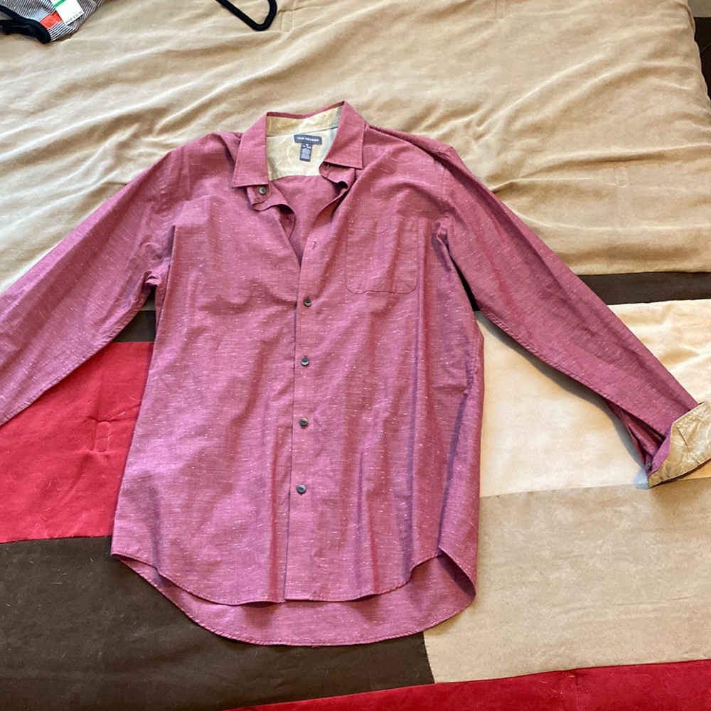 Van Heusen button down shirt size medium (15-15 1/2)